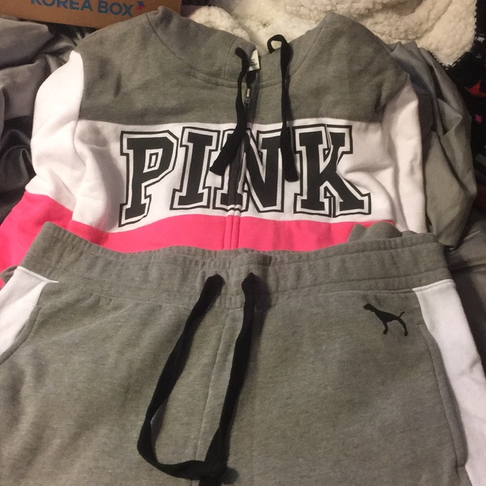 PINK Jogger outfit